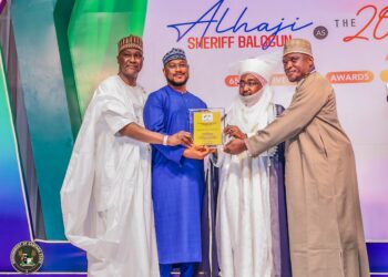 Inganta Rayuwar Al’umma: Amurka Da Ƙungiyar Kasuwanci Ta Nijeriya Sun Karrama Gwamna Lawal