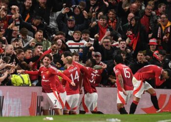 Manchester Ta Kai Zagayen Semi Final A Europa Bayan Doke Lyon