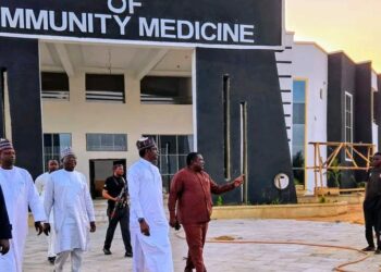 Inganta Kiwon Lafiya: Gwamna Buni Ya Ziyarci Sashen Koyar Da Kwararrun Likitoci A Damaturu