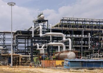 Matatar Dangote Ta Sake Rage Farashin Man Fetur Zuwa N835 Kan Kowace Lita