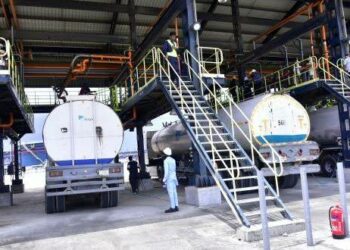 Matatar Dangote Ta Sake Rage Farashin Man Fetur 