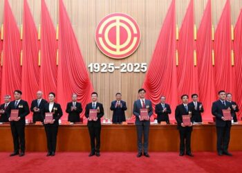 Xi Jinping Ya Bukaci A Hada Karfi Wajen Farfado Da Kasar Sin