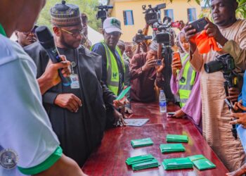 Gwamnan Zamfara Ya Raba Katin ATM Ga Mutane 400,000 Da Suka Ci Gajiyar Shirin ‘Cash Transfer’ A Jihar