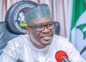 Gwamna Fintiri Ba Zai Bar PDP Ba – Humwashi