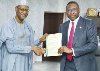 EFCC Ta Miƙa Gidaje 750 Na Emefiele Da Ta Ƙwace Ga Ministan Gidaje
