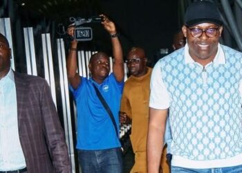 Dakataccen Gwamnan Ribas Ya Dawo Daga Hutun Makonni Biyu A Kasar Waje