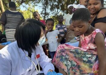 Tawagar Likitocin Kasar Sin Sun Duba Marayu Marasa Lafiya Fiye Da 200 Kyauta A Zanzibar Ta Tanzaniya