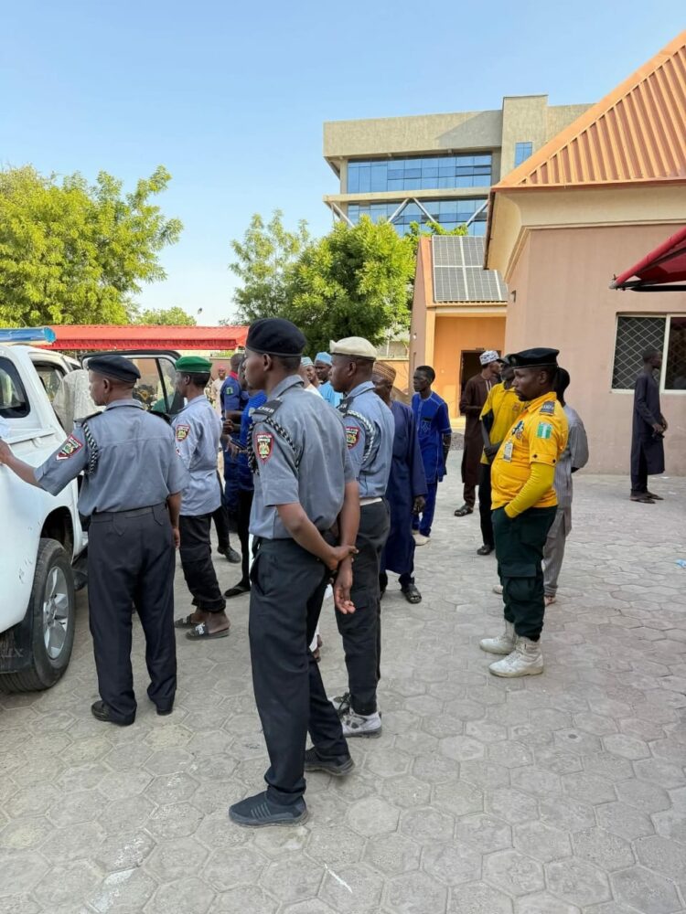 KAROTA Ta Kama Matasa 5 Kan Ɗaukar Bidiyo A Kan Hanya A Kano