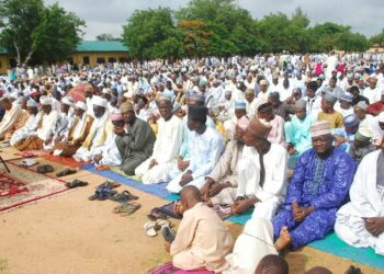 Tsadar Rayuwa: Yadda Al’umma Suka Yi Sallah Cikin Kunci
