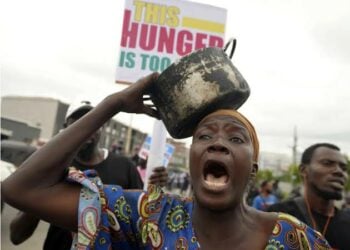 Yunwa Da Talauci Ne Ke Barazana Ga Harkar Tsaro A Kasar Nan — NSA, CDS