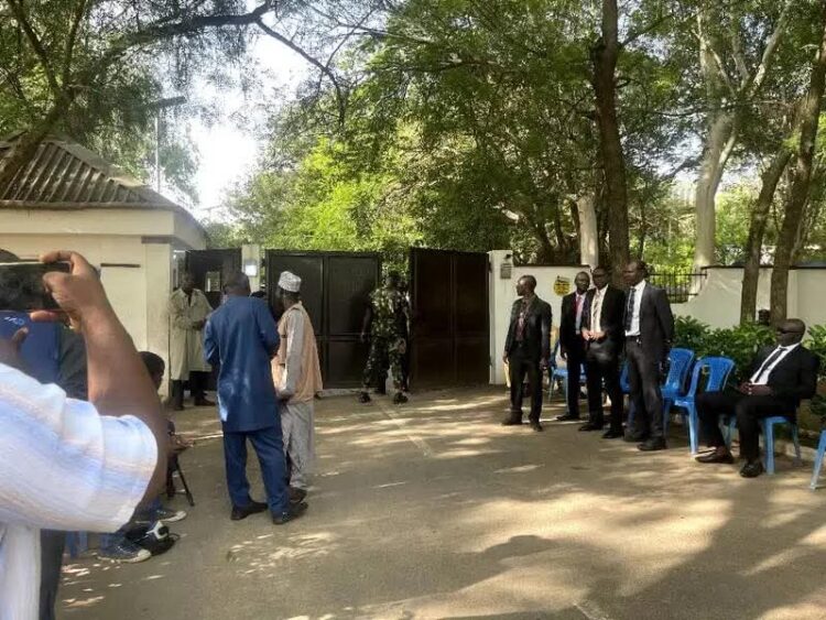 HOTUNA: An Tsaurara Tsaro A Gidan Buhari Da Ke Daura