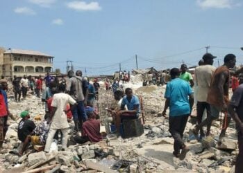 ‘Yan Kasuwa Na Neman Diyya Bayan Rushe Kasuwar Alaba Rago A Legas