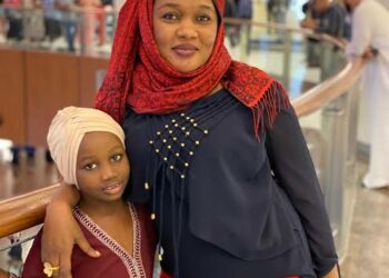 Masana’antar Kannywood Na Tsananin Buqatar Addu’a – Hauwa Garba