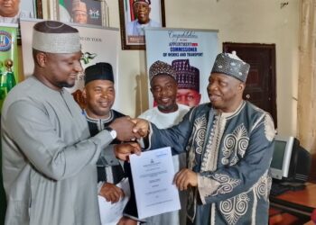 Gwamnatin Kebbi Ta Ba da Ƙwangilar Gina Hanyoyi Kan Naira Biliyan 2.1