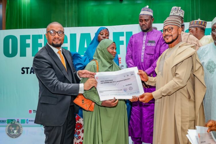 Gwamna lawal Gwamna lawal