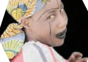 Duk Wanda Ya Girme Ni Ubangidana Ne A Harkar Fim – Hauwa Garba (2)