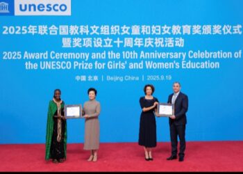 Peng Liyuan Ta Halarci Bikin Mika Lambobin Yabo A Fannin Raya Ilimin Yara Mata Da Mata Na Hukumar UNESCO 