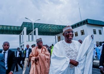 Yadda Ganduje Ya Janye Hannun Jarin Jihar Kano, Ya Saka Ƴaƴansa 3 A Dala Inland Dry Port