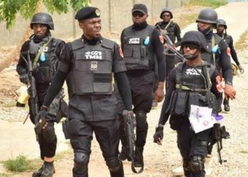 NSCDC Ta Kama Mutane 6 Da Ake Zargin Barayin Wayoyin Wutar Lantarki Ne A Kano