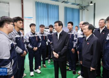 Tawagar Gwamnatin Tsakiya Na Ci Gaba Da Ziyartar Jami’ai Da Mazauna Yankuna Da Dama Na Jihar Xinjiang