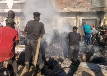 HOTUNA: Yadda Gobara Ta Ƙone Shaguna 25 A Kasuwar Singa A Kano