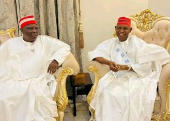 Gwamnan Kano Na Shirin Komawa APC, Kwankwaso Ya Ja Tunga