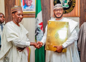 Tsofaffin Manyan Sakatarori Sun Karrama Gwamna Lawal, Sun Yaba Da Ayyukan Ci Gaban Zamfara
