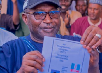 Babandede Ya Sabunta Rajistarsa Ta Jam’iyyar APC A Mazaɓarsa Ta Hadejia A Jihar Jigawa