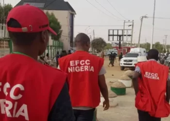 EFCC Ta Cafke Mutane 20 A Zaɓen FCT, Ta Kwato Sama Da Miliyan 17 Wajen Masu Sayen Ƙuri’a