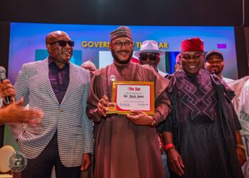 Jaridar THE SUN Ta Karrama Gwamnan Zamfara Da Lambar Yabo Ta ‘Gwamnan Shekarar 2025’
