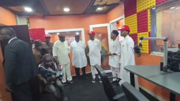 HOTUNA: Wike Ya Buɗe Gidan Rediyo Don Yaƙin Neman Zaɓen Tinubu A Ribas