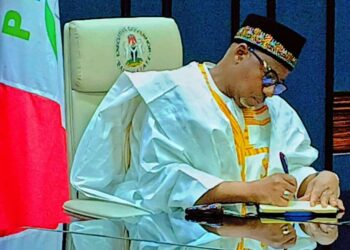 Dalilin Da Ya Sa Gwamnan Bauchi Ya Sauke Kwamishinan Tsaron Cikin Gida
