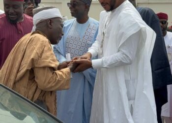 Ramadan: Gwamna Lawal Ya Raba Motoci Ga Limamai 40 A Zamfara