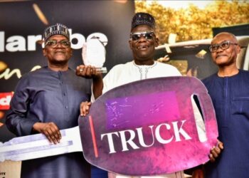 Kamfanin Kayan Ɗanɗanon Kayan Miya Na Dangote Ya Gwangwaje Abokan Cinikayyarsa 50 Da Kyaututtukan Motoci