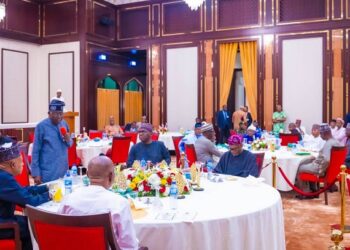 Shugaba Tinubu Ya Haɗa Taron Shan Ruwa, Ya Bukaci Haɗin Kai Daga Gwamnoni