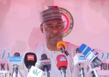 Gwamna Zulum Ya Sha Alwashin Kakkaɓe Masu Ba ‘Yan Ta’adda Bayanai 