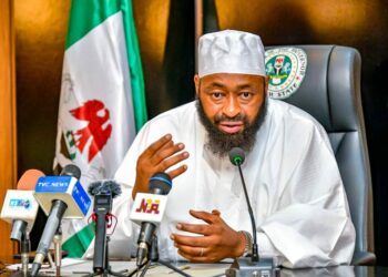 An Kama Wani Mutum Kan Yi Wa Gwamna Bago Ihun ‘Ba Ruwa, Ba Wuta’ A Suleja