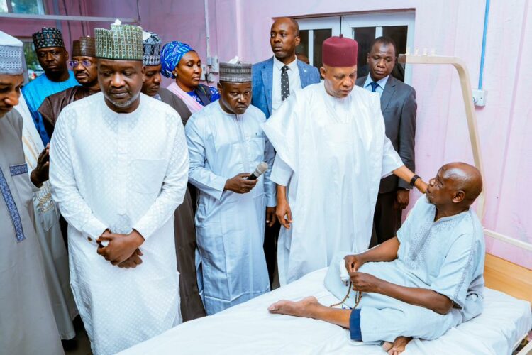 Shettima Ya Ziyarci Waɗanda Harin Bam Ya Shafa A Maiduguri