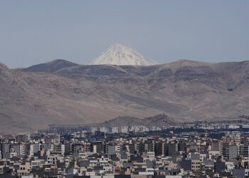 Ministan Wajen Sin Ya Fada Wa Takwaransa Na Iran Cewa Sin Na Goyon Bayan Cikakkiyar Tsagaita Wuta Da Tattaunawar Sulhu