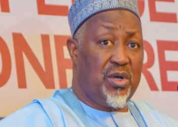 Gwamnatin Jigawa Ta Bayar Da Umarnin Bincikar Tsohon Gwamnan Jihar Badaru