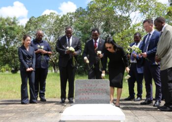 Sin Da Tanzania Sun Karrama Ma’aikatan Da Suka Rasu Yayin Gina Layin Dogo Na TAZARA 