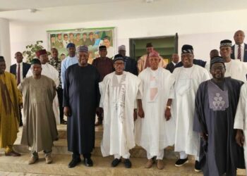 Shugaban Jam’iyyar APC Ya Gana Da Gwamnan Bauchi Kan Batun Sauya Sheƙarsa