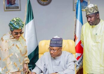 Uba Sani Ya Sanya Hannu Kan Sabbin Dokoki A Bangaren Sauya Fannin Wuta, Noma, Da Muhalli