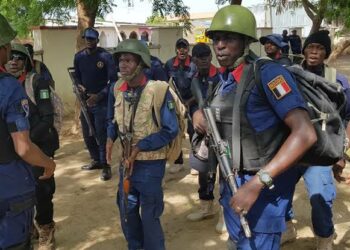 Ƴan Ta’adda Sun Ƙone Shingen Bincike Na NSCDC, Sun Sace Wani Mutum A Kebbi