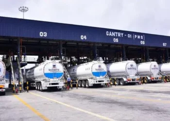 Azumi Matatar Man Dangote Ta Dawo Sayar Da Fetur A Dala