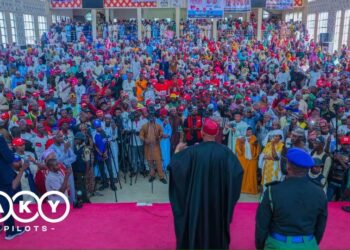 kwankwaso Gwamna Yusuf Ya Bai Wa Masu Kula Da Akwatinan Zaɓe Na APC Filaye 1,540 Da Tallafin Miliyan 100