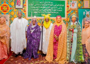 Sarkin Daura Ya Yi Wa ’Yar Tinubu Da Hannatu Musawa Sarauta
