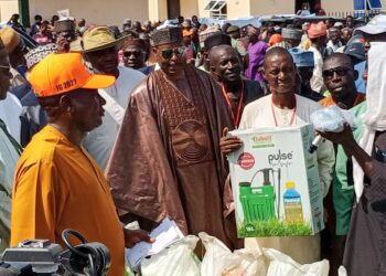 Tsohon Sufeto Janar Na ‘Yansanda Ya Tallafawa Manoma Da Kayan Aikin Gona Na Miliyoyin Naira A Nasarawa