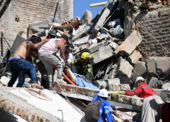 Girgizar Ƙasa Mai Ƙarfi Ta Yi Ajalin Mutane 111 A Colombia