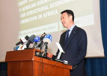 Jakadan Sin A Najeriya Ya Halarci Taron Karawa Juna Sani Game Da Kawar Da Daukacin Harajin Fito Da Sin Ta Fara Aiwatarwa